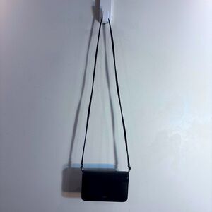 BUXTON Leather Crossbody Wallet Bag Many Compartments Inner Mirror Zipper Snap